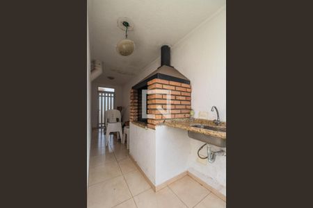 Casa de condomínio para alugar com 164m², 3 quartos e 2 vagasQuintal