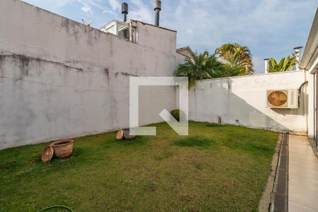 Casa de condomínio para alugar com 164m², 3 quartos e 2 vagasQuintal