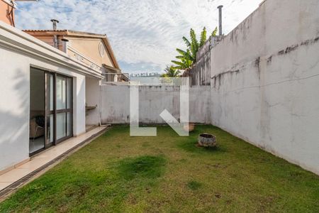 Casa de condomínio para alugar com 164m², 3 quartos e 2 vagasQuintal
