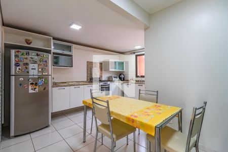 Casa de condomínio para alugar com 164m², 3 quartos e 2 vagasCozinha