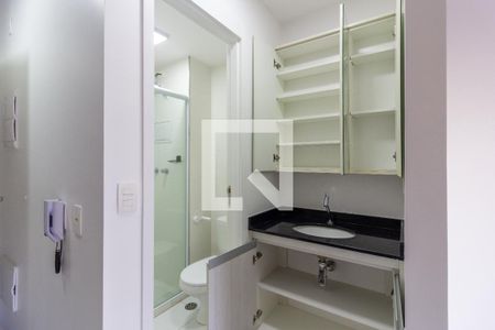 Banheiro de apartamento para alugar com 1 quarto, 25m² em Cerqueira César, São Paulo