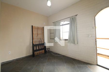 Casa de condomínio para alugar com 30m², 1 quarto e sem vagaSala/Quarto