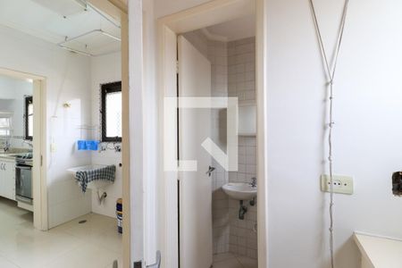 Apartamento à venda com 110m², 3 quartos e 2 vagas Apartamento à venda com 110m², 3 quartos e 2 vagasQuarto de Serviço