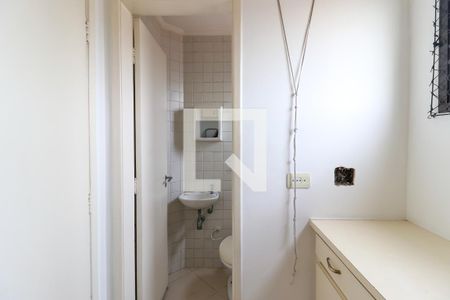 Apartamento à venda com 110m², 3 quartos e 2 vagas Apartamento à venda com 110m², 3 quartos e 2 vagasQuarto de Serviço