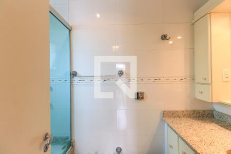 Apartamento à venda com 110m², 3 quartos e 2 vagas Apartamento à venda com 110m², 3 quartos e 2 vagasBanheiro da Suíte
