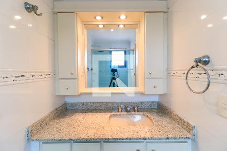 Apartamento à venda com 110m², 3 quartos e 2 vagas Apartamento à venda com 110m², 3 quartos e 2 vagasBanheiro da Suíte