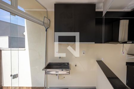 Casa de condomínio para alugar com 180m², 3 quartos e 4 vagasÁrea de Serviço