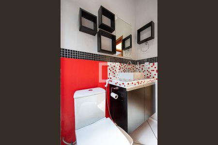 Casa de condomínio para alugar com 180m², 3 quartos e 4 vagasBanheiro