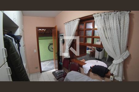 Casa à venda com 165m², 3 quartos e 3 vagas Casa à venda com 165m², 3 quartos e 3 vagasÁrea de Serviço