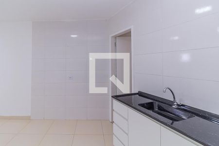 Cozinha de apartamento para alugar com 1 quarto, 30m² em Vila Bela, São Paulo