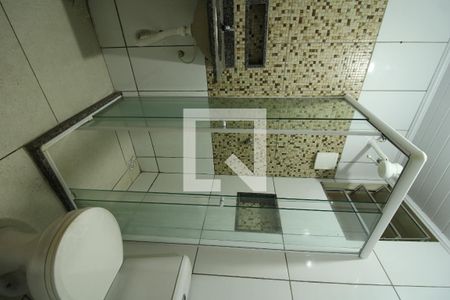 Banheiro de kitnet/studio para alugar com 1 quarto, 50m² em Barra da Tijuca, Rio de Janeiro