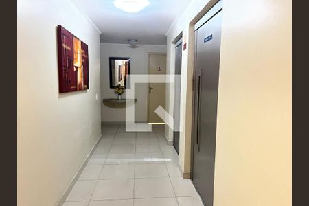 Apartamento à venda com 33m², 1 quarto e 1 vagaElevadores