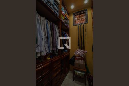 Casa para alugar com 450m², 6 quartos e 4 vagas Casa para alugar com 450m², 6 quartos e 4 vagasCloset