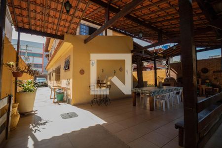 Casa para alugar com 450m², 6 quartos e 4 vagas Casa para alugar com 450m², 6 quartos e 4 vagasQuintal