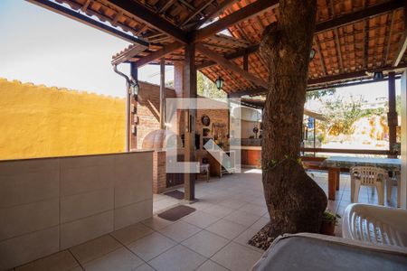 Casa para alugar com 450m², 6 quartos e 4 vagas Casa para alugar com 450m², 6 quartos e 4 vagasÁrea de Serviço