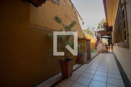 Casa para alugar com 450m², 6 quartos e 4 vagas Casa para alugar com 450m², 6 quartos e 4 vagasQuintal