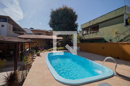 Casa para alugar com 450m², 6 quartos e 4 vagas Casa para alugar com 450m², 6 quartos e 4 vagasPiscina