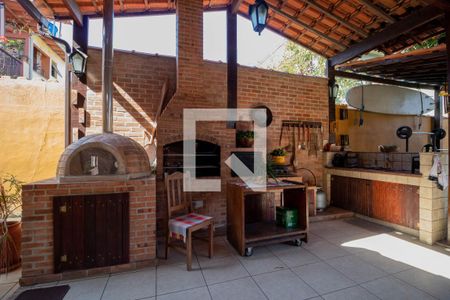 Casa para alugar com 450m², 6 quartos e 4 vagas Casa para alugar com 450m², 6 quartos e 4 vagasÁrea comum - Churrasqueira