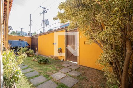 Casa para alugar com 450m², 6 quartos e 4 vagas Casa para alugar com 450m², 6 quartos e 4 vagasQuintal