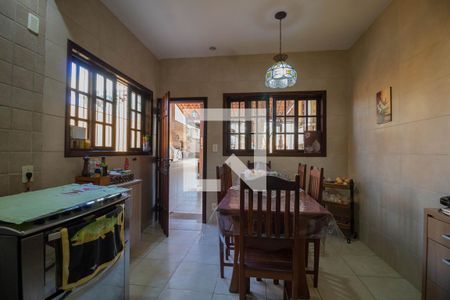 Casa para alugar com 450m², 6 quartos e 4 vagas Casa para alugar com 450m², 6 quartos e 4 vagasCozinha