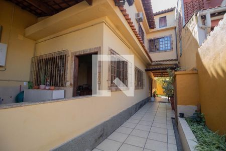 Casa para alugar com 450m², 6 quartos e 4 vagas Casa para alugar com 450m², 6 quartos e 4 vagasQuintal