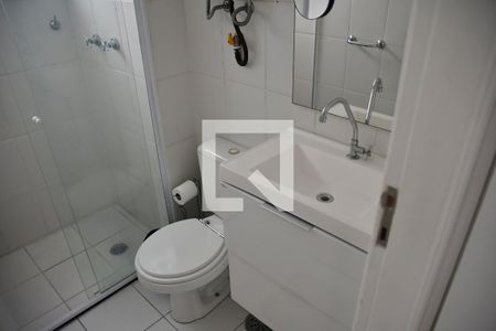 Banheiro de kitnet/studio para alugar com 1 quarto, 28m² em Santa Cecília, São Paulo