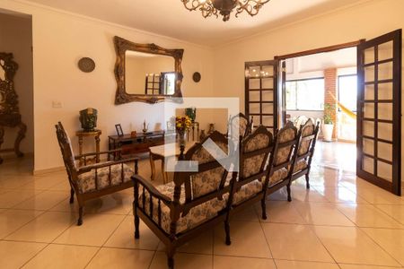 Sala de casa para alugar com 5 quartos, 649m² em : Prado Rangel, Embu das Artes