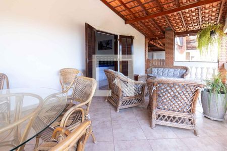 Casa para alugar com 649m², 5 quartos e 7 vagas Casa para alugar com 649m², 5 quartos e 7 vagasSacada