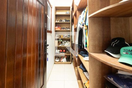Casa para alugar com 649m², 5 quartos e 7 vagas Casa para alugar com 649m², 5 quartos e 7 vagasCloset da suíte 1