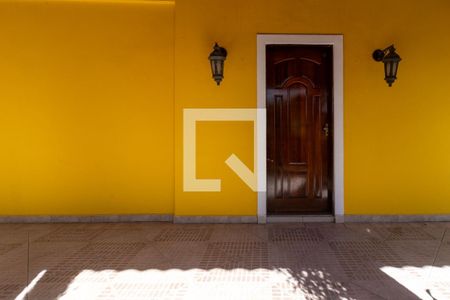 Casa para alugar com 649m², 5 quartos e 7 vagas Casa para alugar com 649m², 5 quartos e 7 vagasÁrea Externa