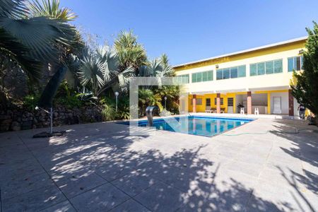 Casa para alugar com 649m², 5 quartos e 7 vagas Casa para alugar com 649m², 5 quartos e 7 vagasÁrea comum