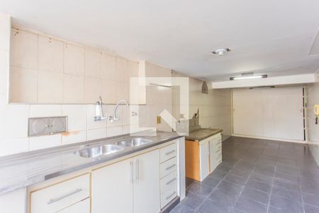 Casa à venda com 229m², 3 quartos e 2 vagasCozinha