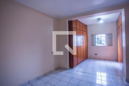 Casa à venda com 229m², 3 quartos e 2 vagasSuíte