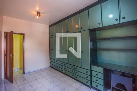 Casa à venda com 229m², 3 quartos e 2 vagasQuarto 2