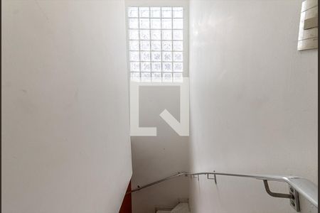 acesso piso superior_2 de casa à venda com 2 quartos, 130m² em Vila das Merces, São Paulo