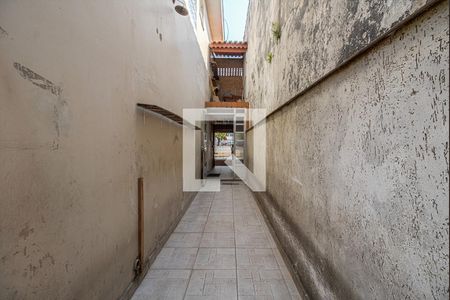 Casa à venda com 130m², 2 quartos e 2 vagascorredor lateral_2