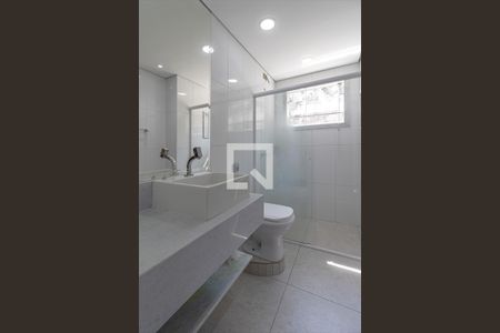 Casa à venda com 130m², 2 quartos e 2 vagasbanheiro social_3