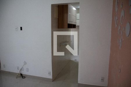 Sala de apartamento para alugar com 2 quartos, 45m² em Jardim Guanabara, Rio de Janeiro
