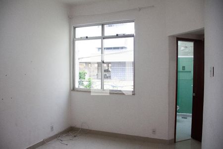 Sala de apartamento para alugar com 2 quartos, 45m² em Jardim Guanabara, Rio de Janeiro