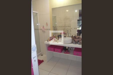 Casa à venda com 30m², 3 quartos e 1 vagaBanheiro