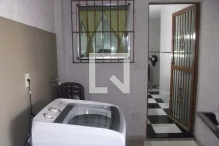 Casa à venda com 30m², 3 quartos e 1 vagaÁrea de Serviço