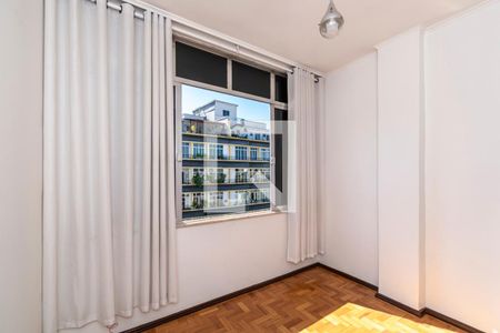 Quarto 1 de apartamento para alugar com 2 quartos, 71m² em Bonsucesso, Rio de Janeiro