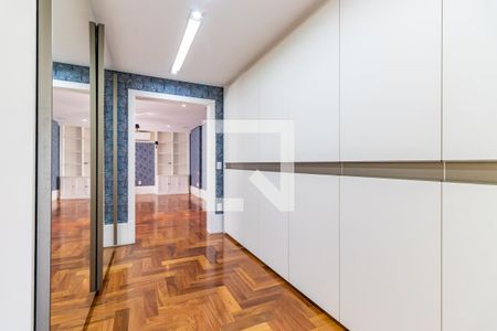 Apartamento para alugar com 233m², 2 quartos e 3 vagasSuíte 1 - Closet