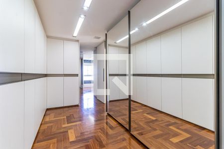 Apartamento para alugar com 233m², 2 quartos e 3 vagasSuíte 1 - Closet