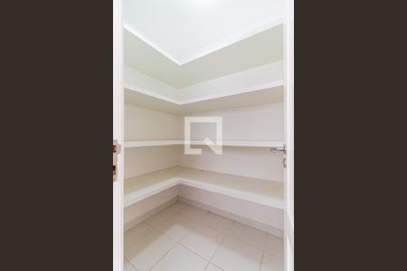 Apartamento para alugar com 233m², 2 quartos e 3 vagasDespensa