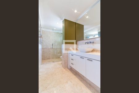 Apartamento para alugar com 233m², 2 quartos e 3 vagasBanheiro da Suíte 2