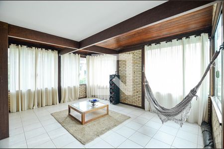 Sala de casa de condomínio para alugar com 4 quartos, 263m² em Muriqui, Niterói