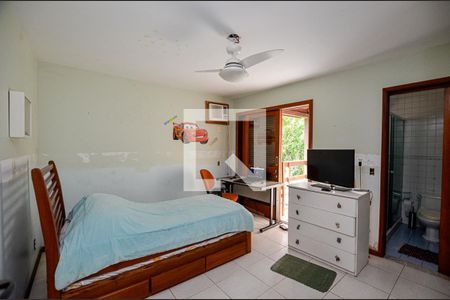 Casa de condomínio à venda com 263m², 4 quartos e 2 vagas Casa de condomínio à venda com 263m², 4 quartos e 2 vagasSuíte 1