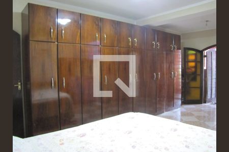 Casa à venda com 200m², 4 quartos e 2 vagasSuíte 1