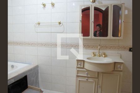 Casa à venda com 200m², 4 quartos e 2 vagasBanheiro do Corredor